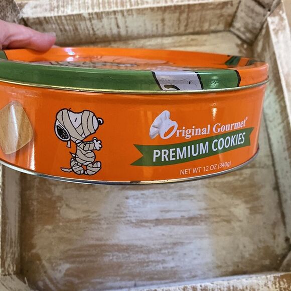 Peanuts Mummy Snoopy Tin Halloween collectible - Picture 2 of 6